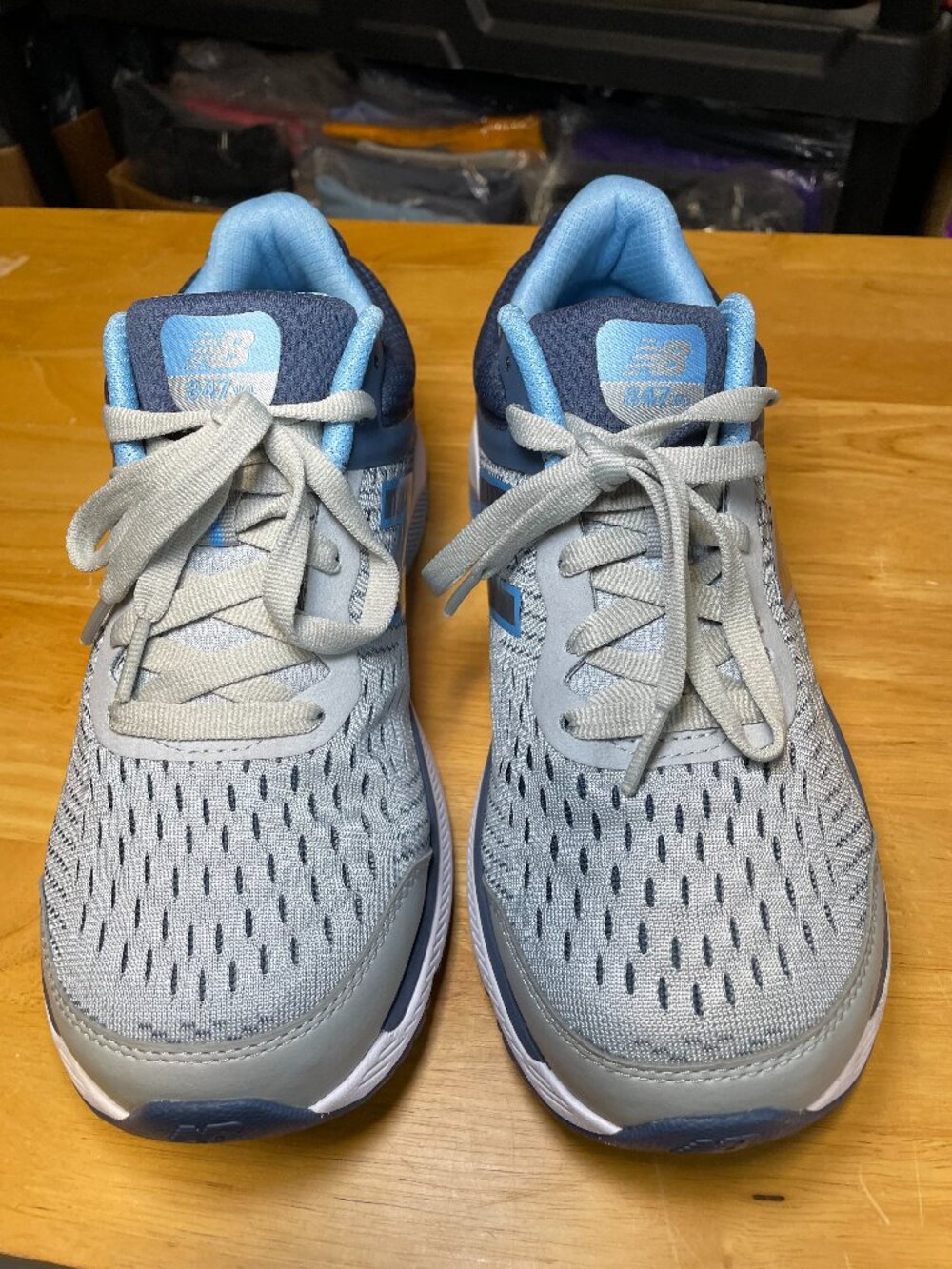 New Balance 847v4 Walking Shoes Sneakers Womens Size 9 D Light Aluminum WW847LG4 - Picture 2 of 15